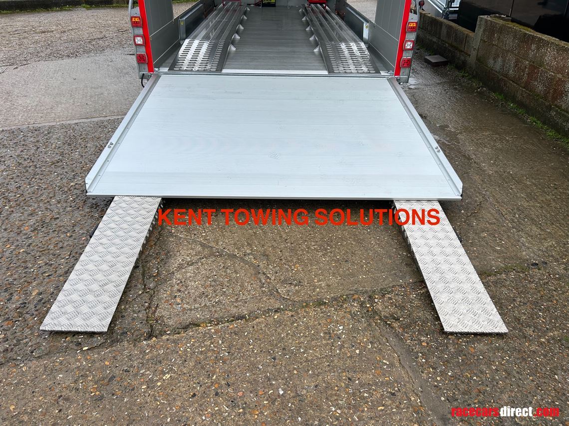 debon-c2000-55-x-22m-enclosed-car-transporter