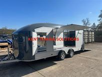 debon-c2000-55-x-22m-enclosed-car-transporter