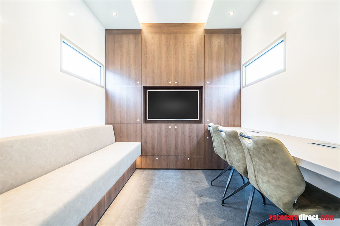 4-cars-semi-trailer-2021-with-office-and-tail