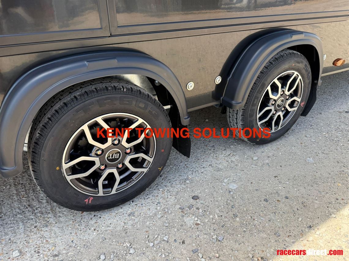 new-brian-james-race-sport-55-x-21m-enclosed