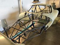 carbon-fiber-body-cheetah-racecar