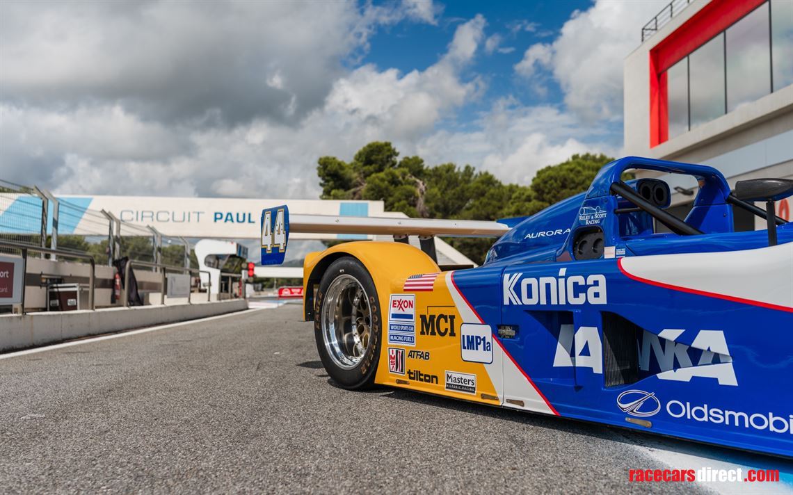 1996-riley-scott-mkiii