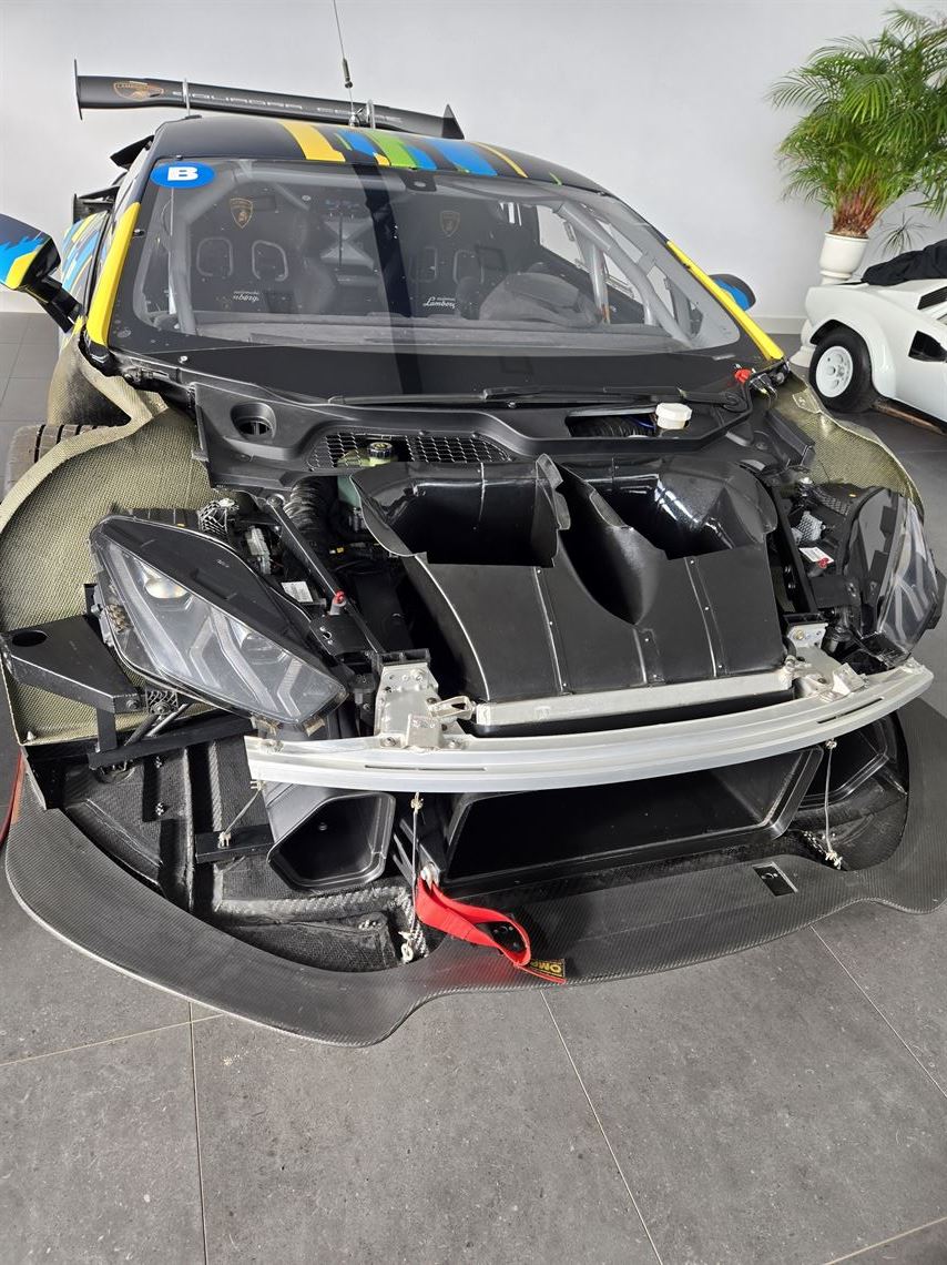 lamborghini-huracan-super-trofeo-2016-low-mil