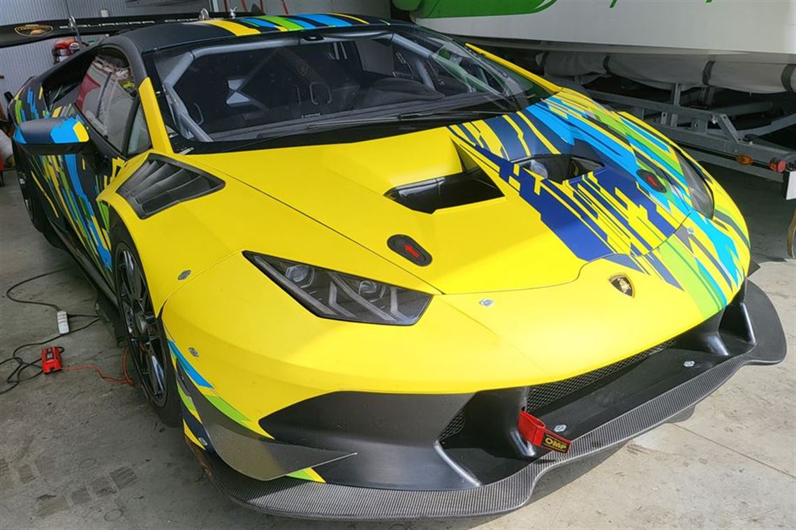 lamborghini-huracan-super-trofeo-2016-low-mil