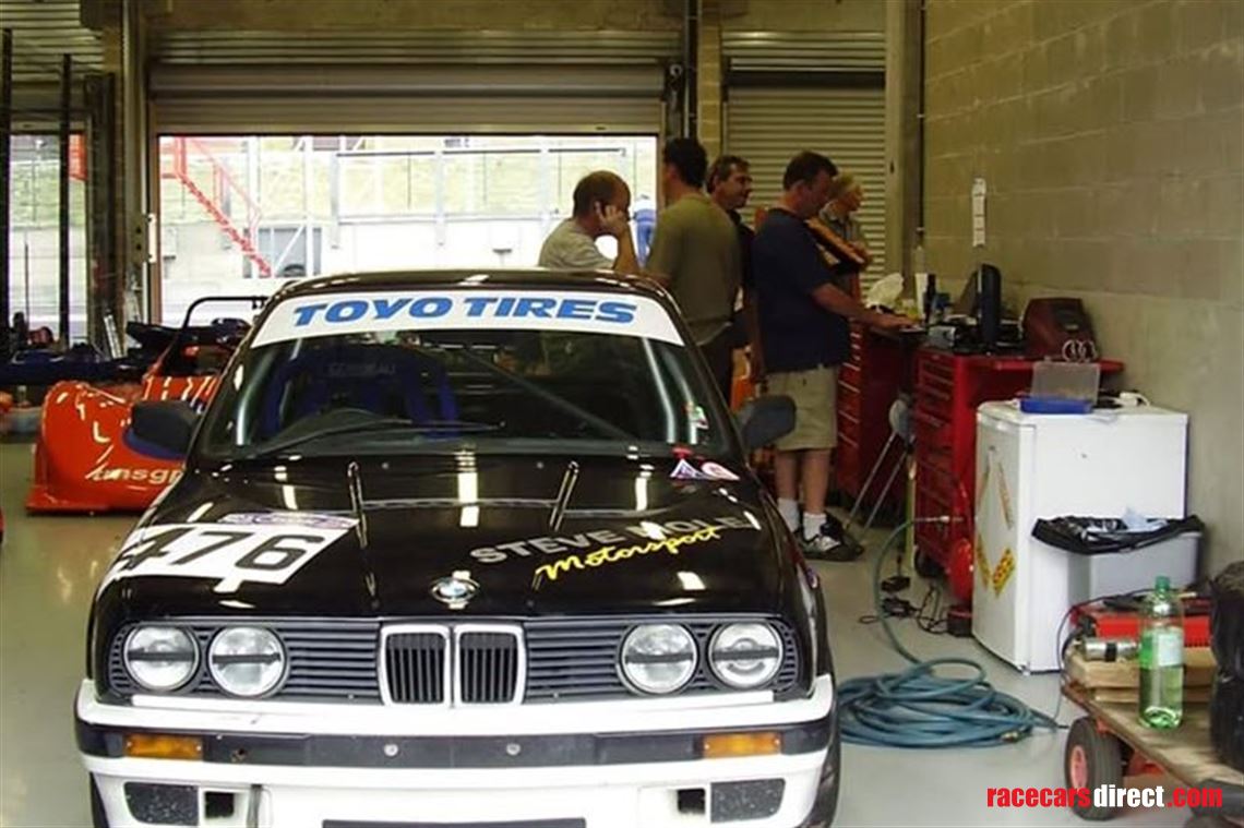 bmw-e30-316i-race-car