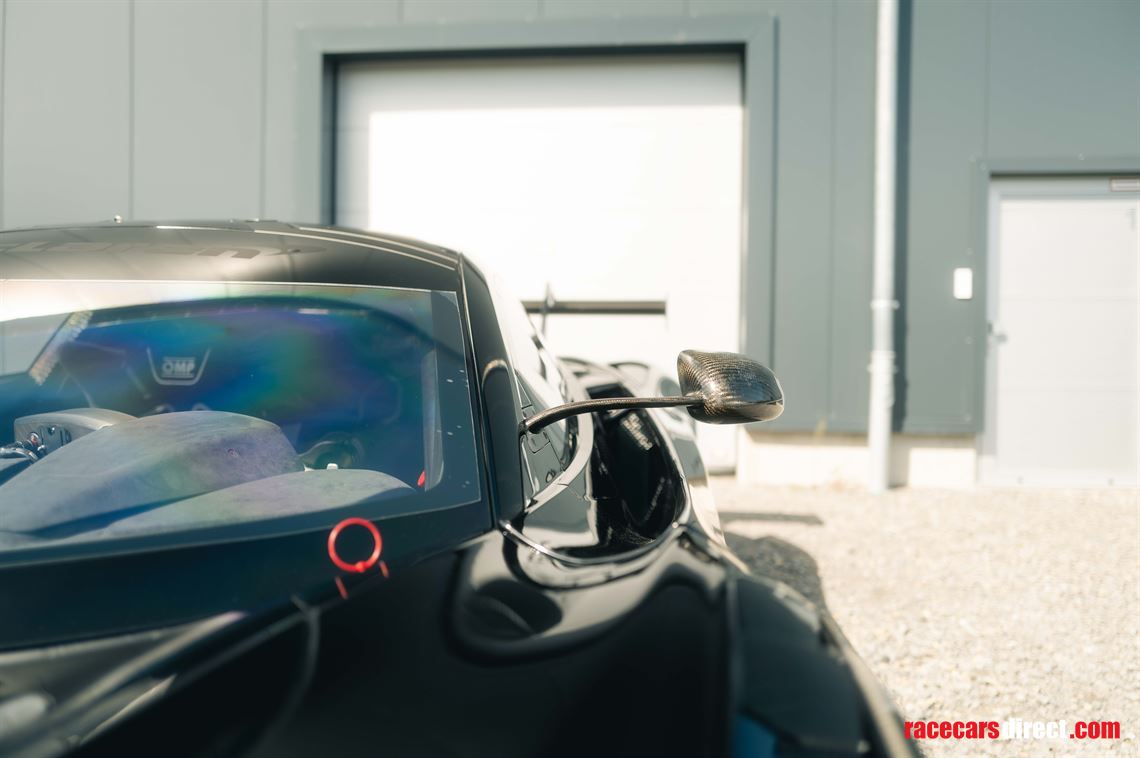 2020-mclaren-720s-gt3x---chassis-1-of-15