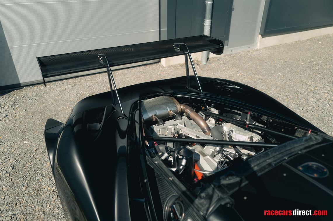 2020-mclaren-720s-gt3x---chassis-1-of-15