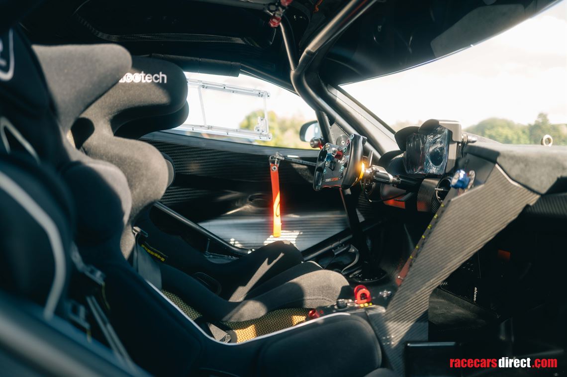 2020-mclaren-720s-gt3x---chassis-1-of-15
