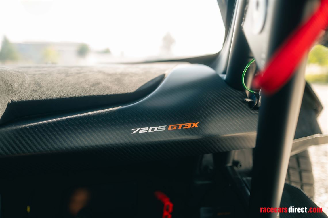2020-mclaren-720s-gt3x---chassis-1-of-15