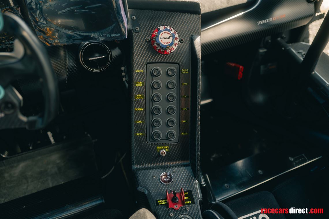 2020-mclaren-720s-gt3x---chassis-1-of-15
