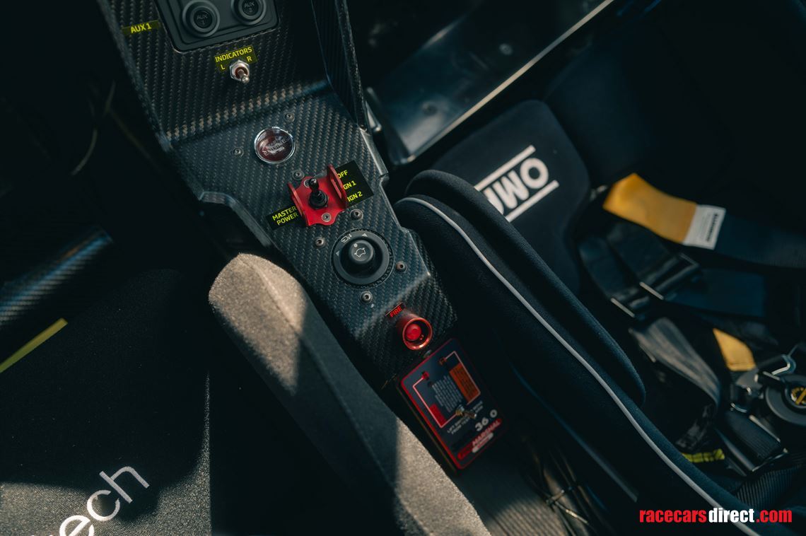 2020-mclaren-720s-gt3x---chassis-1-of-15