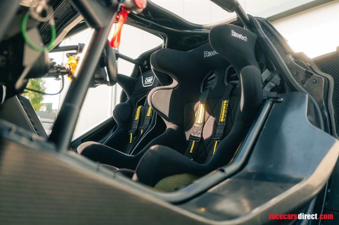 2020-mclaren-720s-gt3x---chassis-1-of-15