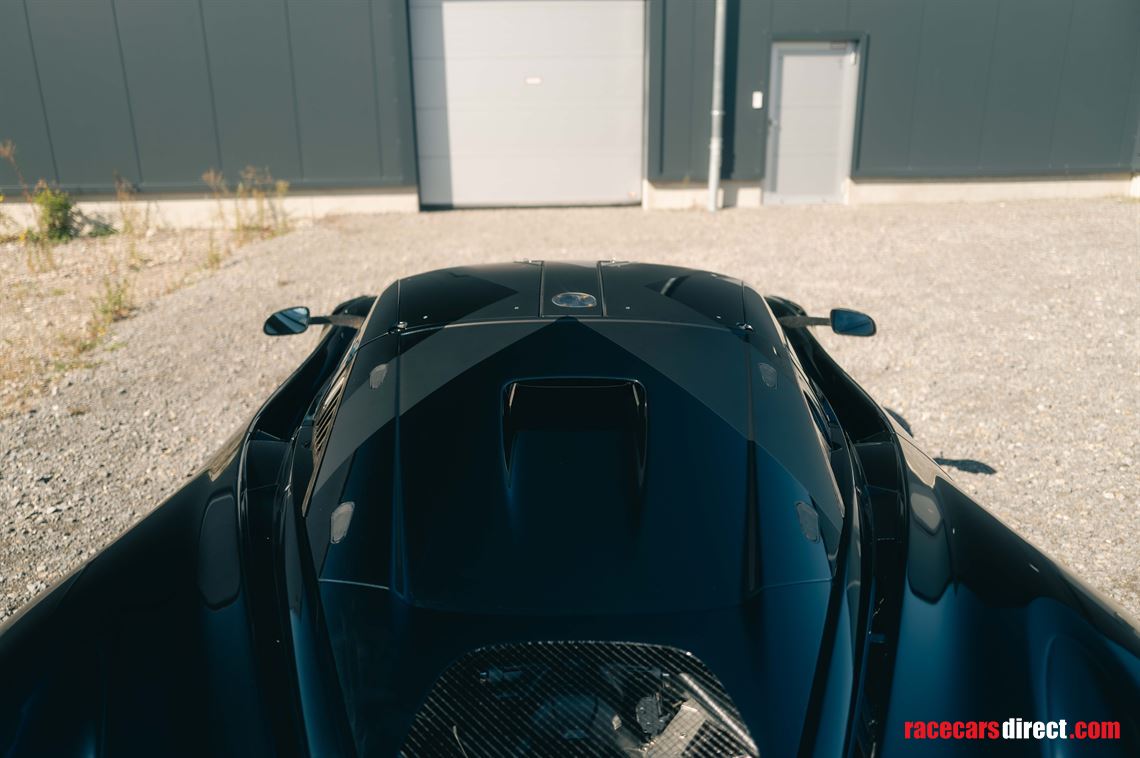 2020-mclaren-720s-gt3x---chassis-1-of-15