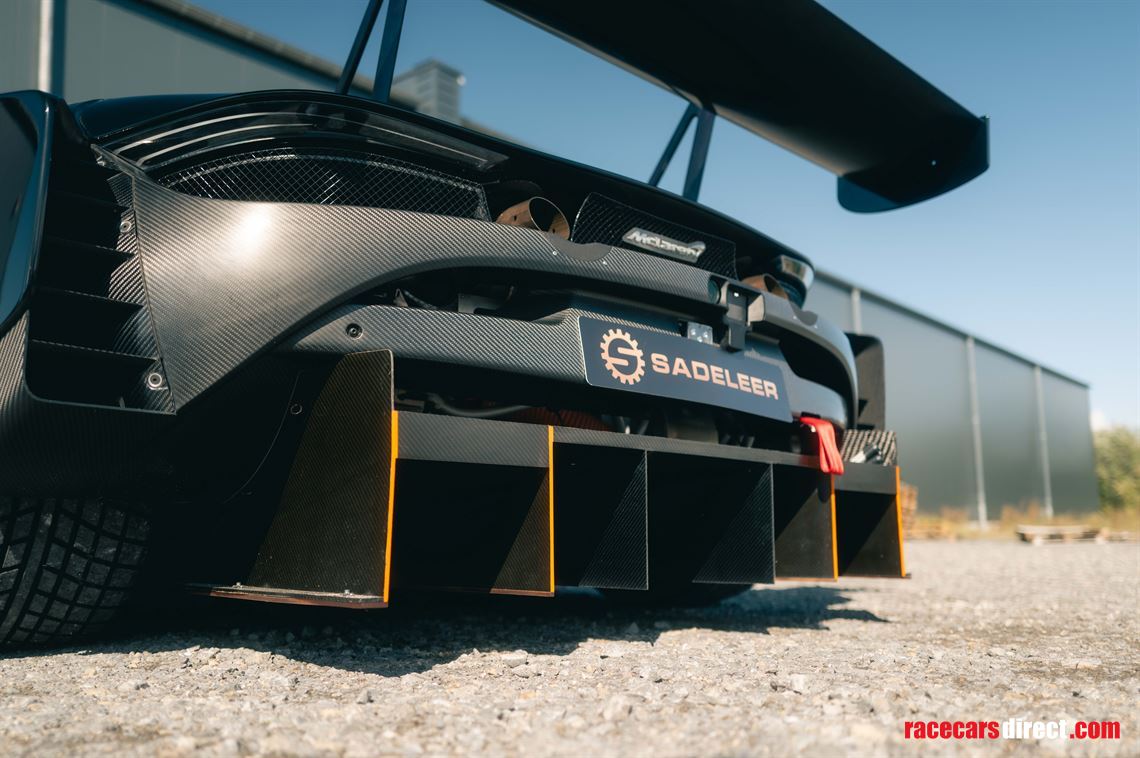 2020-mclaren-720s-gt3x---chassis-1-of-15