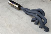 chevron-b8-exhaust-manifold-and-box