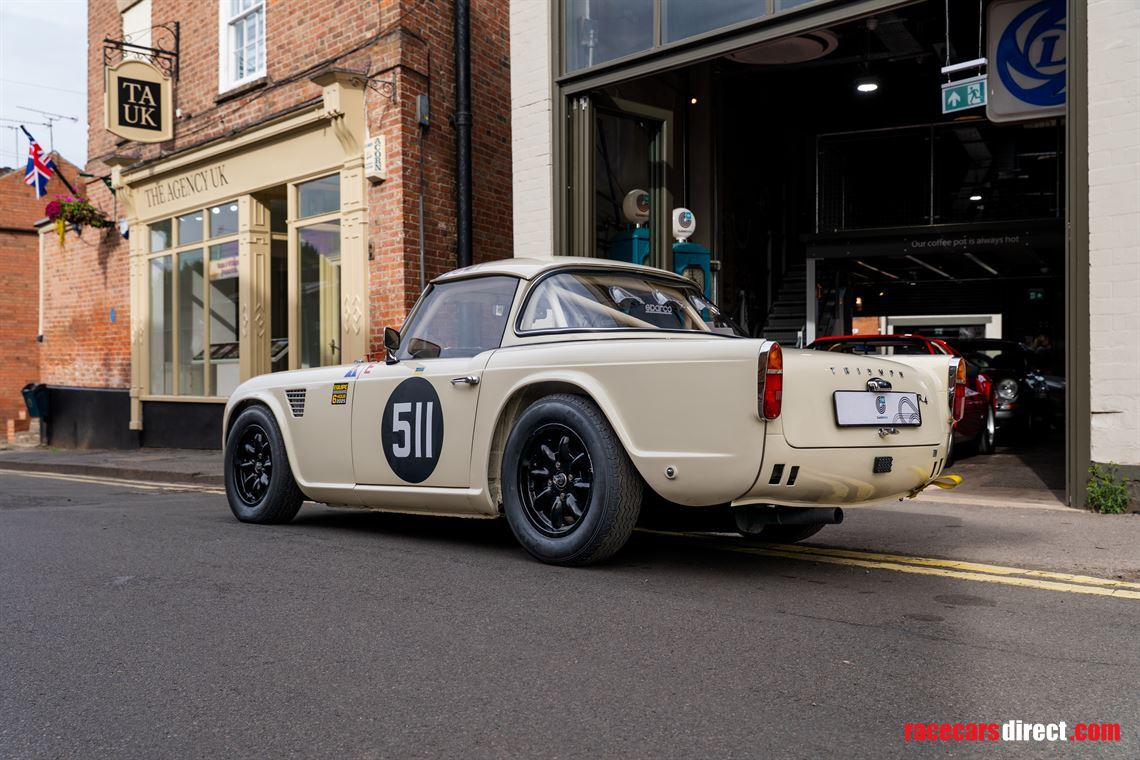 1964-triumph-tr4-race-car