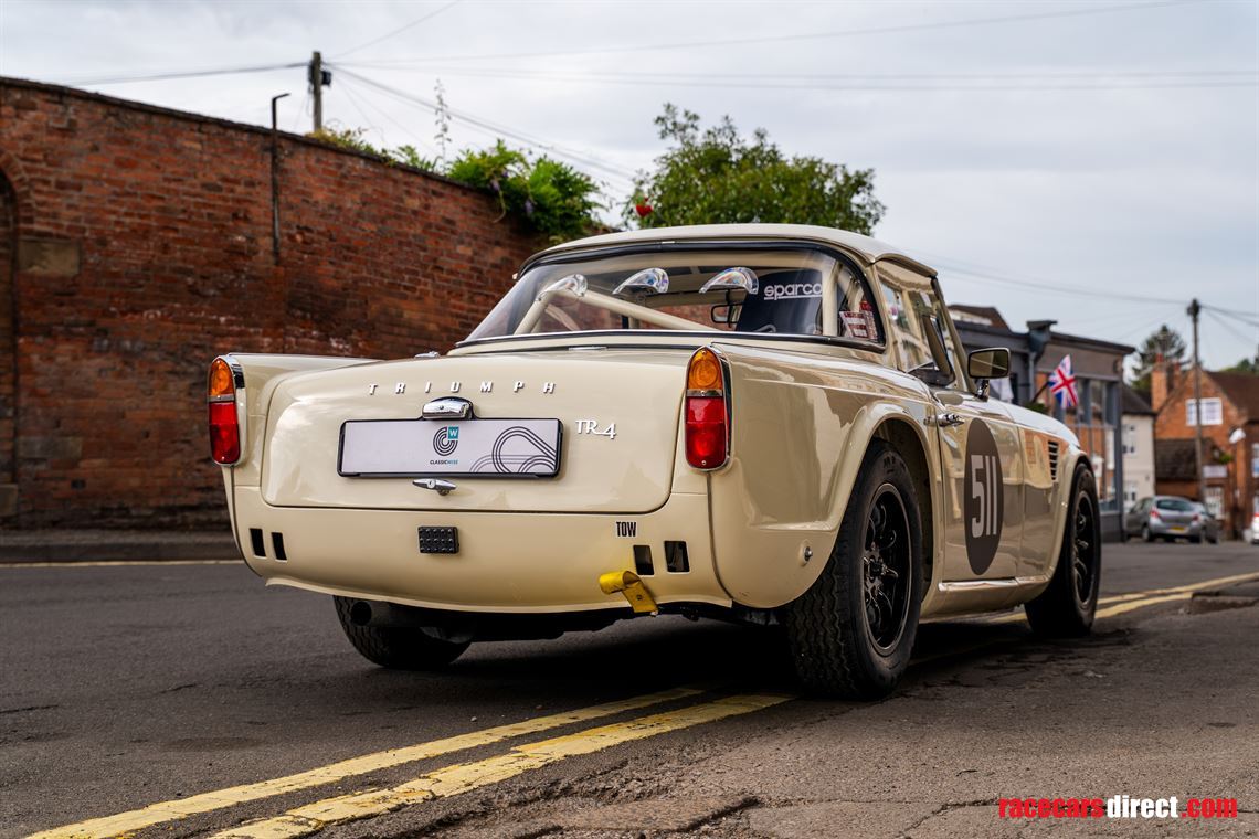 1964-triumph-tr4-race-car