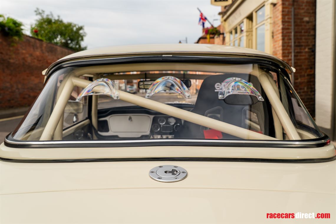 1964-triumph-tr4-race-car