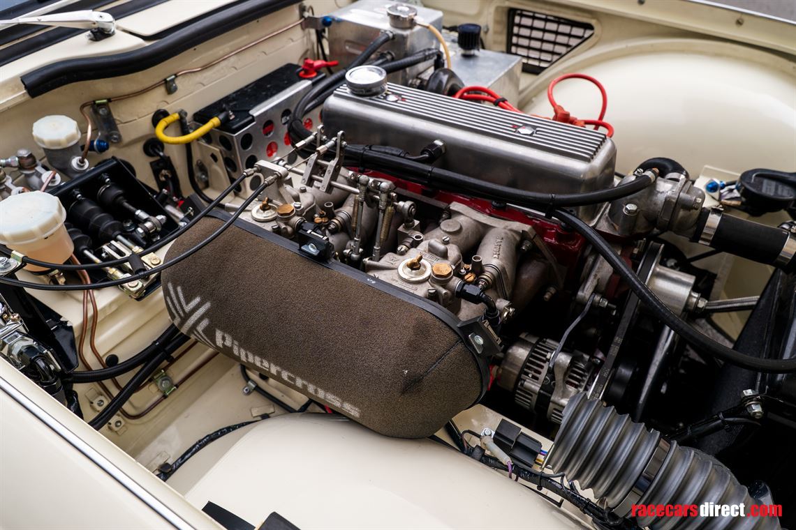 1964-triumph-tr4-race-car