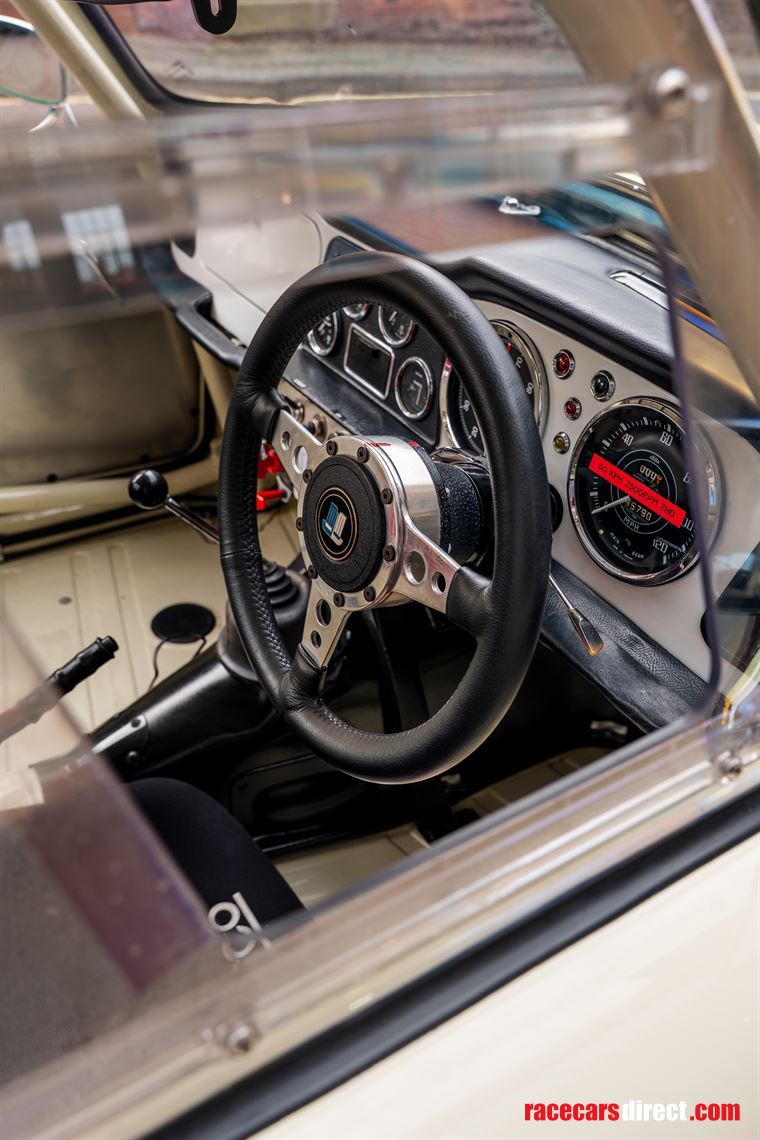 1964-triumph-tr4-race-car