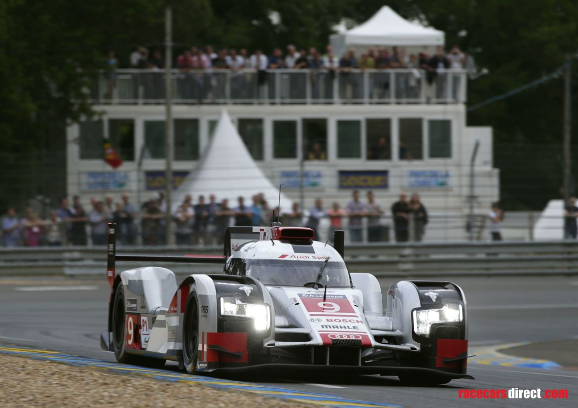 2015-audi-r18-e-tron-quattro