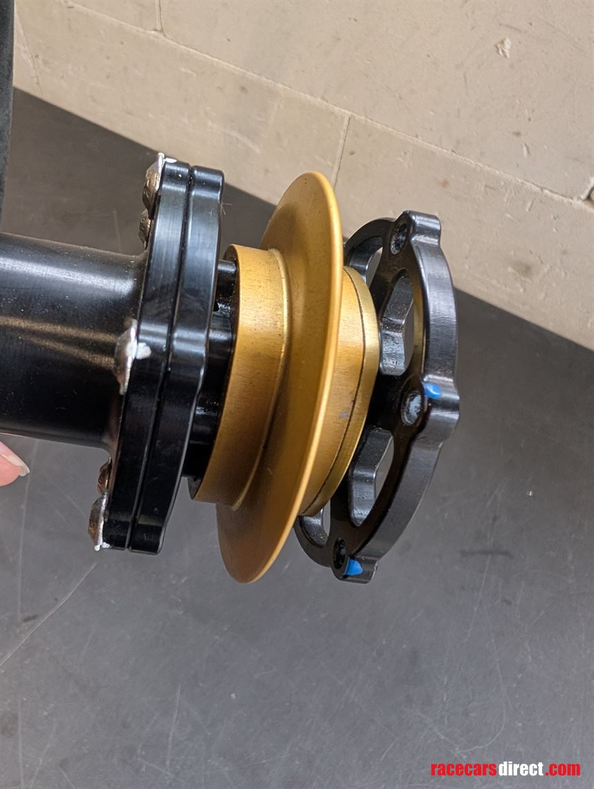 steering-wheel-porsche-991-cup-with-hub