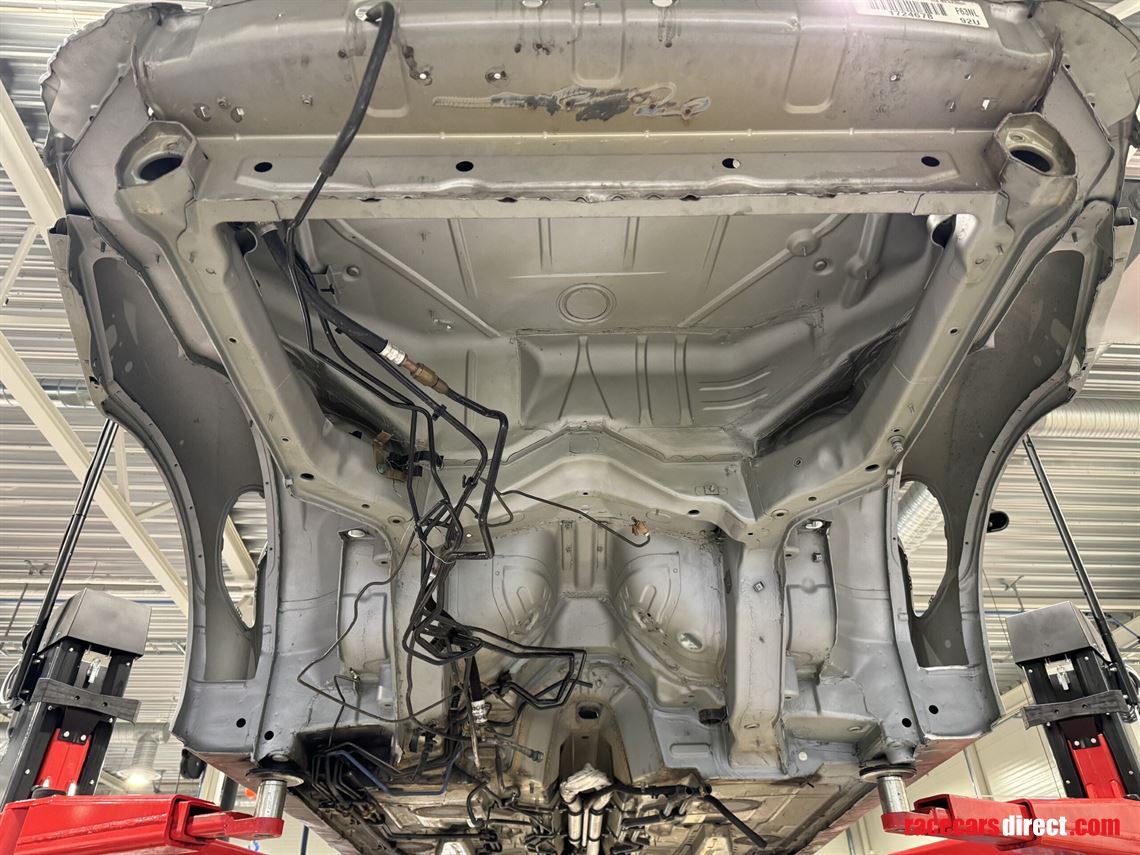 porsche-996-gt2-rolling-chassi-with-parts-pac