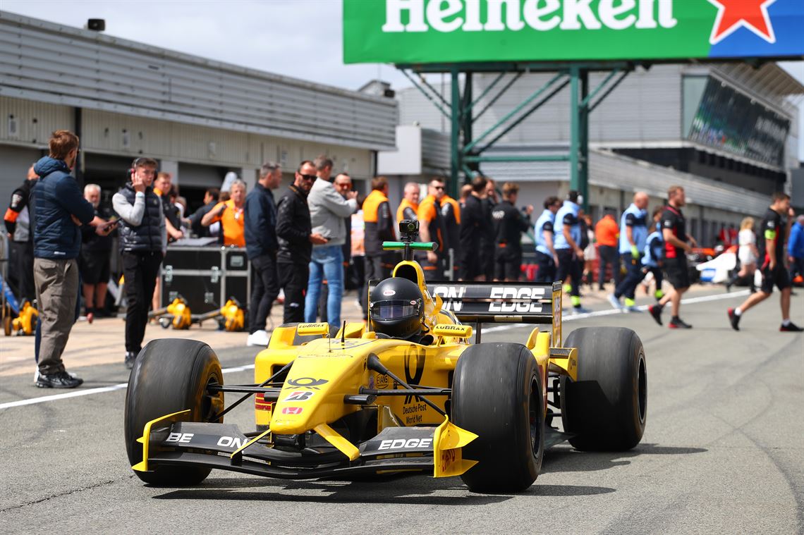 2026-grand-prix-driving-seats-available