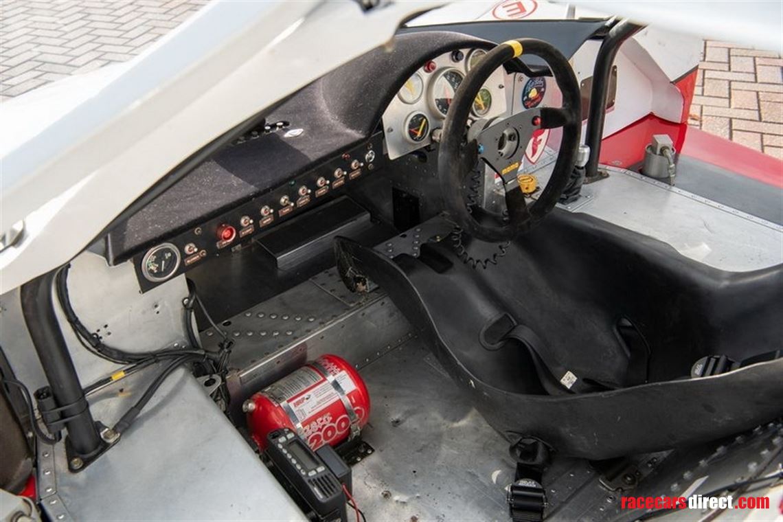 lola-t711-corvette-gtp-group-c-711-hu02