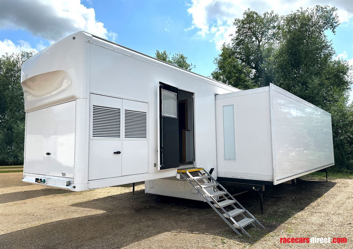 136m-double-podded-exhibition-trailer