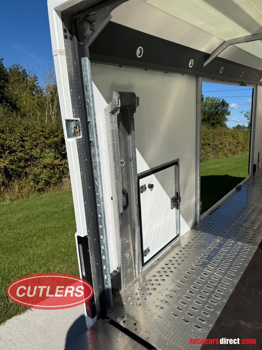 brian-james-race-transporter-6-rt6