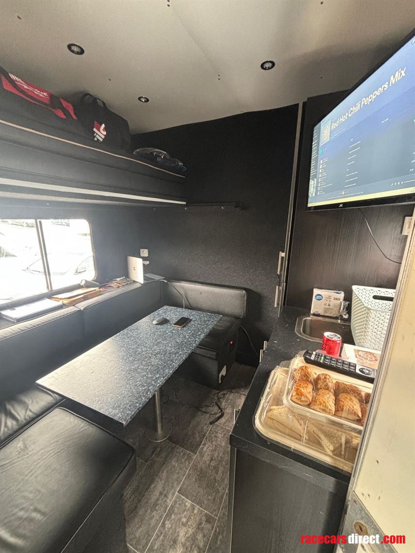 2005-euro-cargo--raceservice-transporter-moto