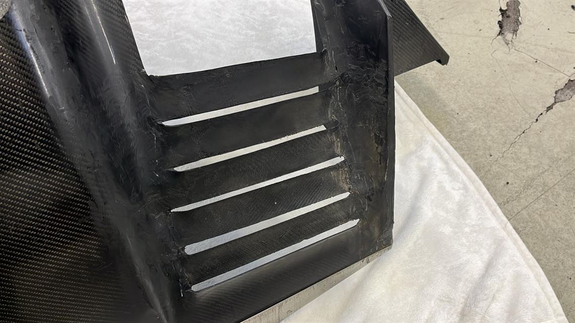 aston-martin-vantage-v12-gt3-diverse-spare-pa