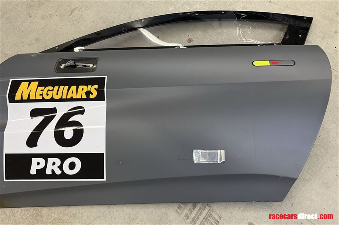 aston-martin-v8-vantage-gt3-new-vantage-bodyw