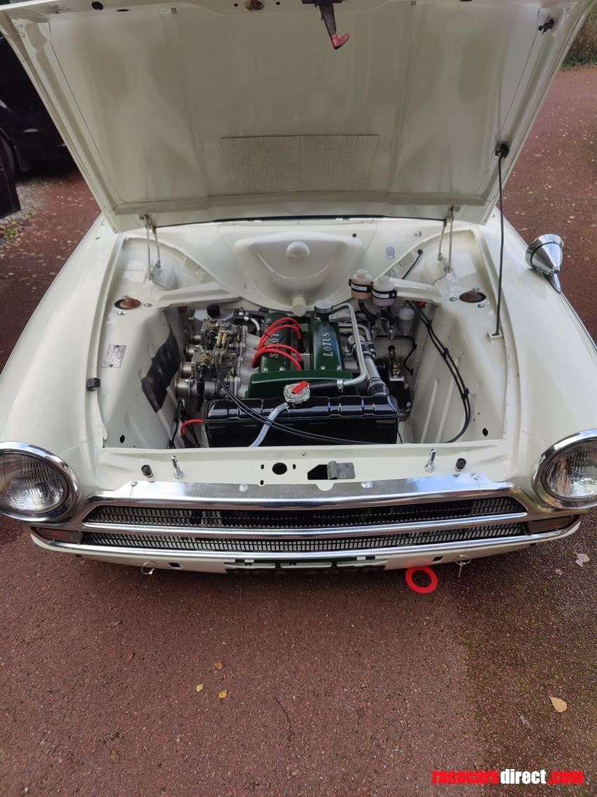 ford-cortina-1500-gt-1966-mk1-lhd-with-v5