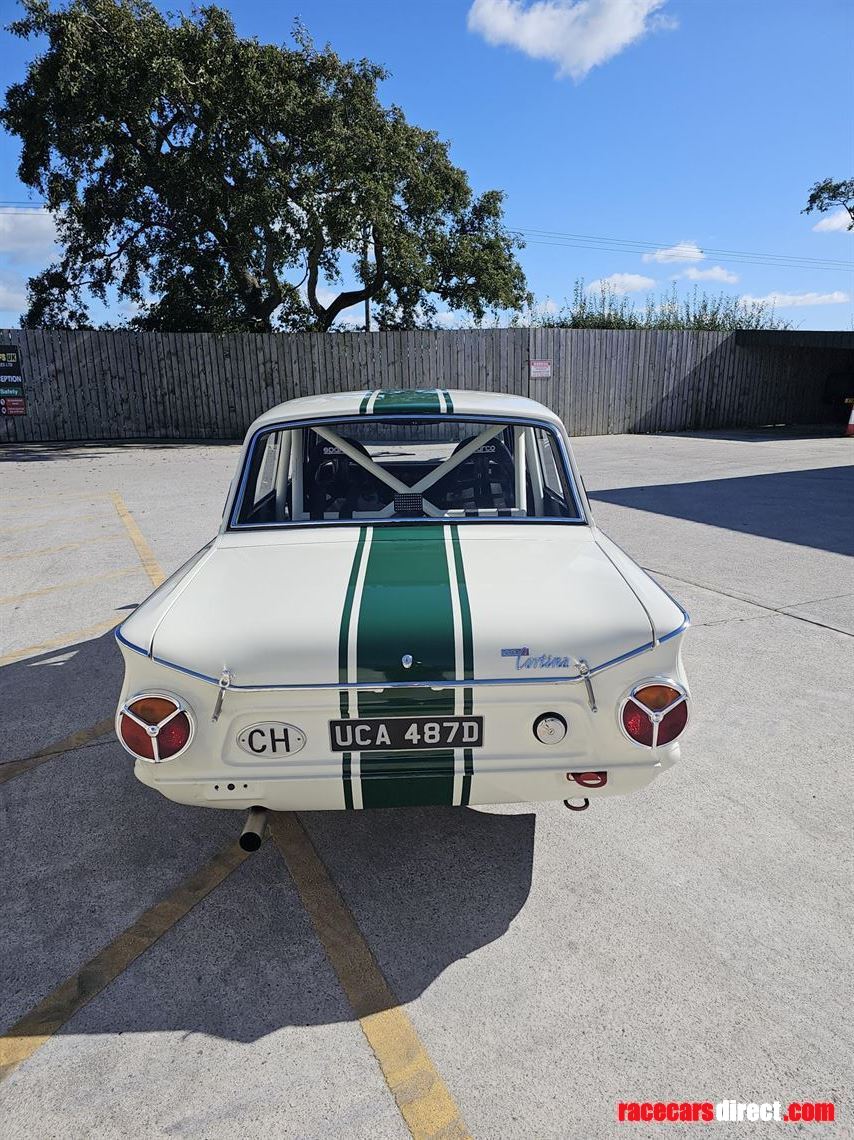 ford-cortina-1500-gt-1966-mk1-lhd-with-v5