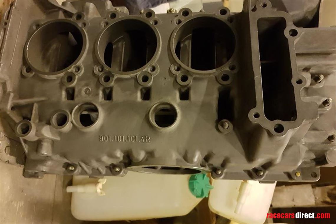 911-for-f-modell-24-engine-case-nos-never-use