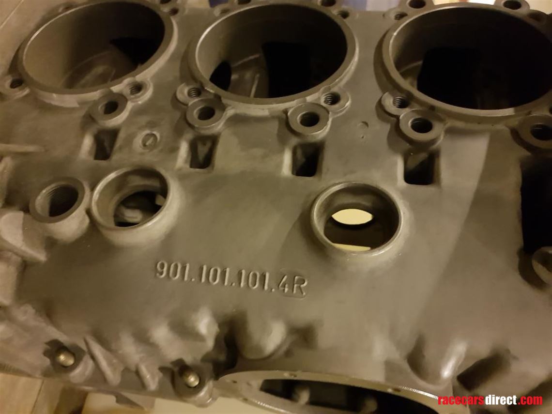 911-for-f-modell-24-engine-case-nos-never-use