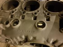 911-for-f-modell-24-engine-case-nos-never-use