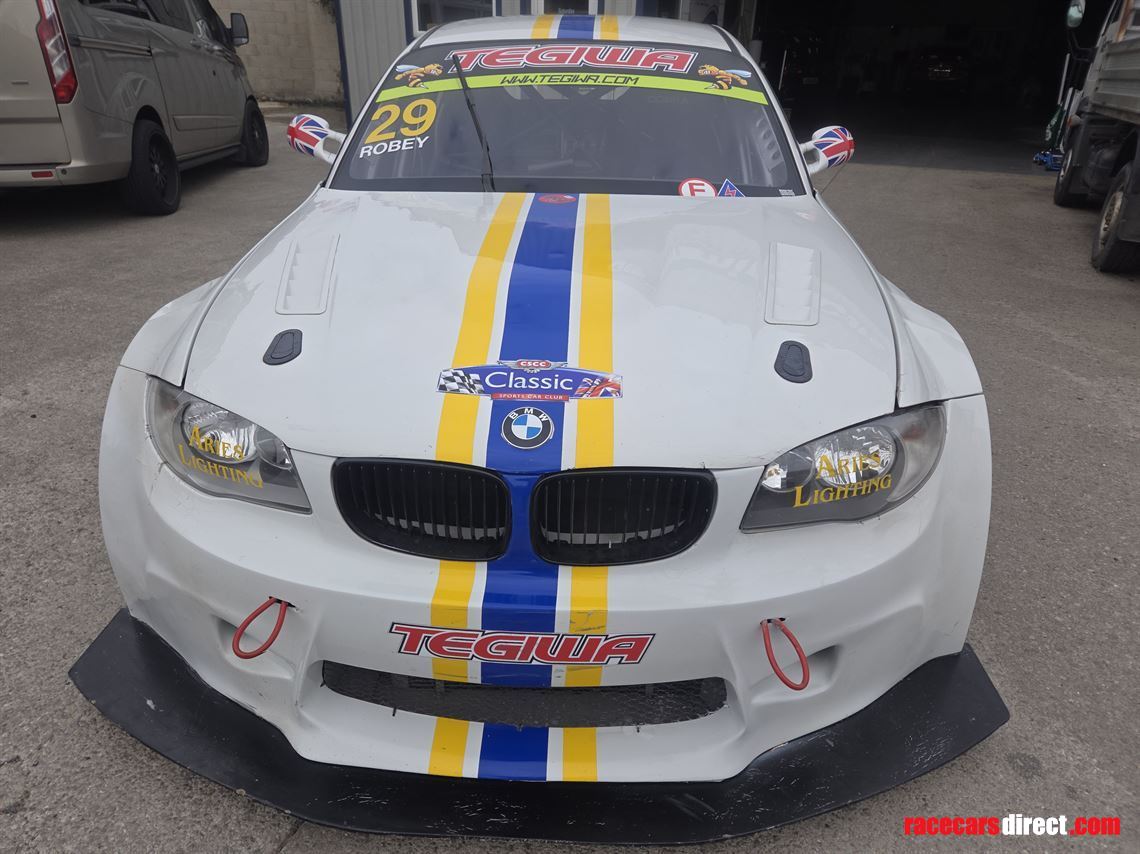 bmw-1-series-race-car-may-split
