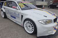 bmw-1-series-race-car-may-split