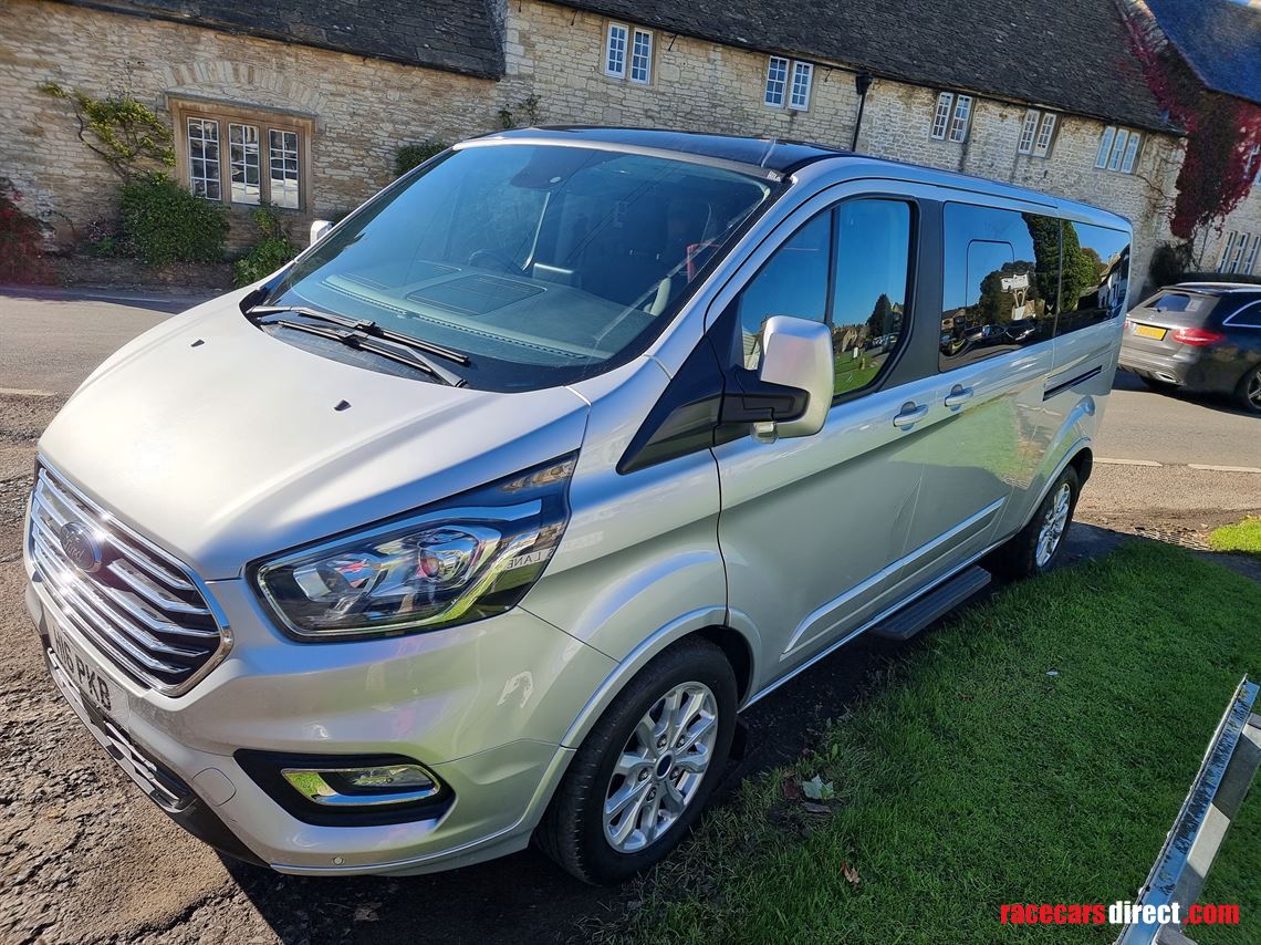 ford-tourneo-custom-camper-conversion-with-hi