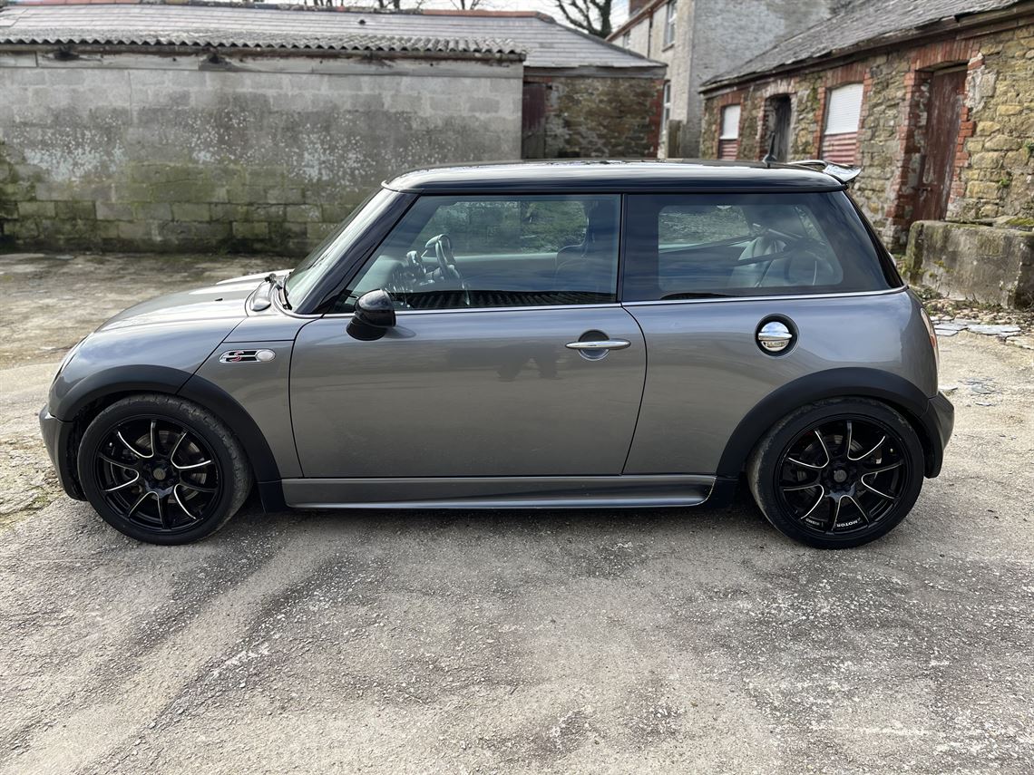 Racecarsdirect.com - Mini R53 Cooper S