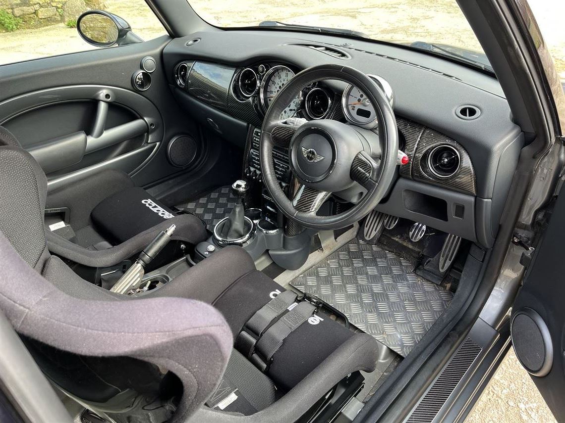 Racecarsdirect.com - Mini R53 Cooper S