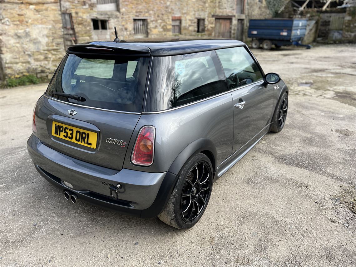 Racecarsdirect.com - Mini R53 Cooper S