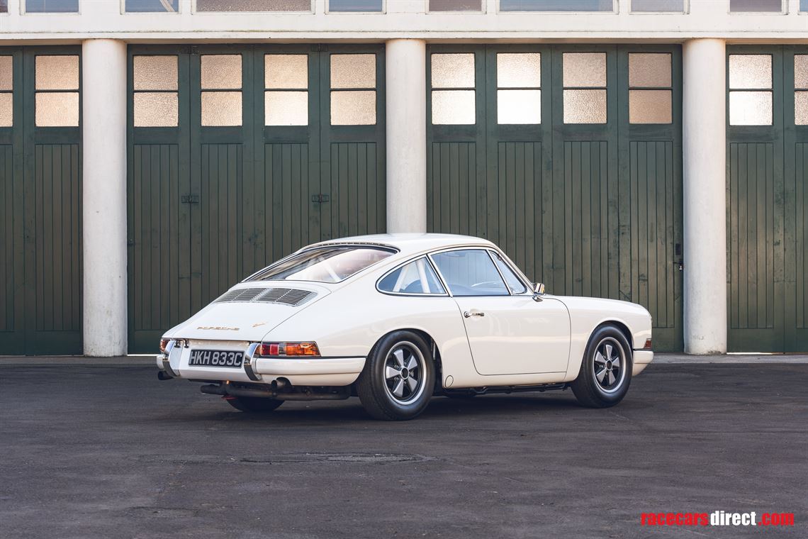 1965-porsche-911-race-car