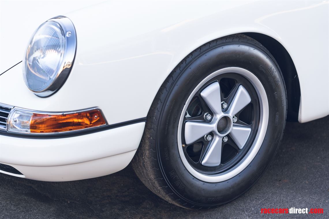 1965-porsche-911-race-car