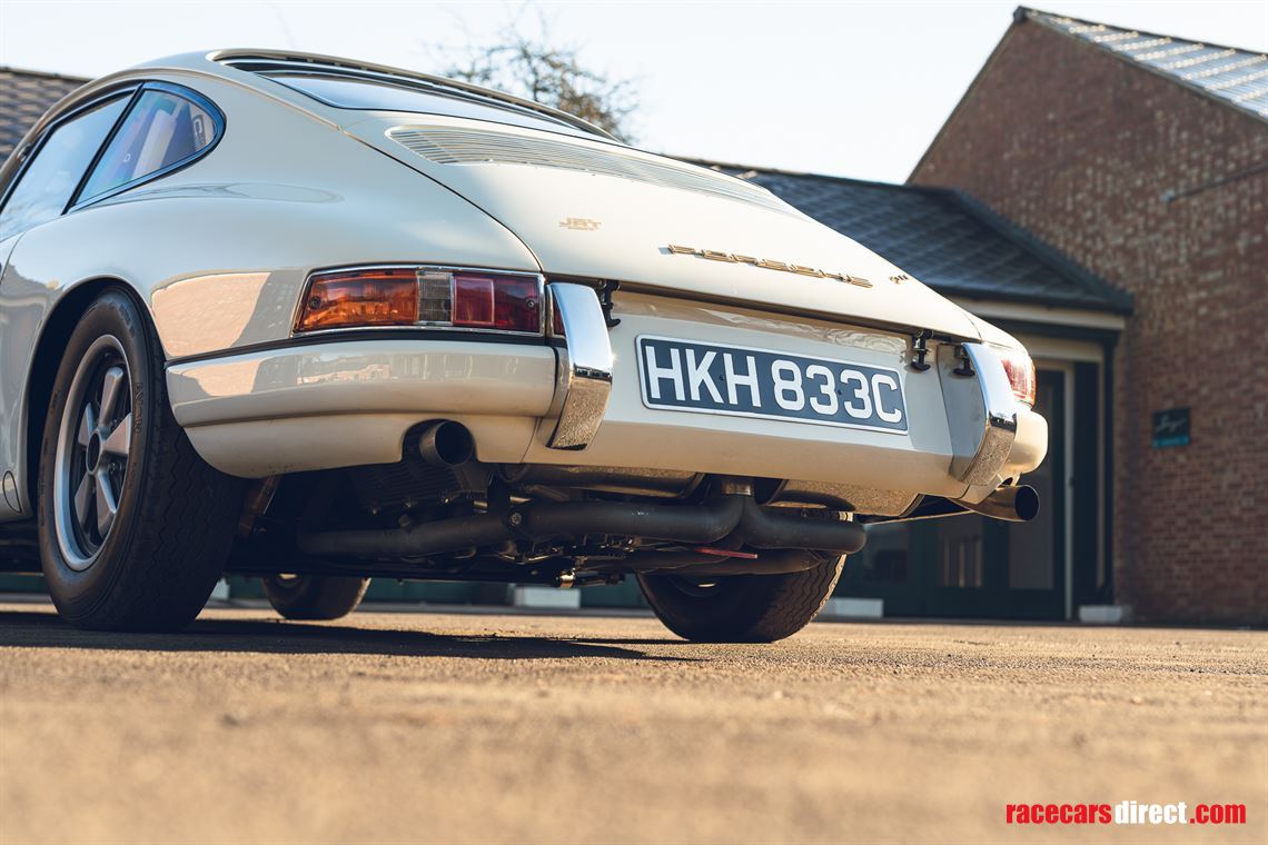 1965-porsche-911-race-car