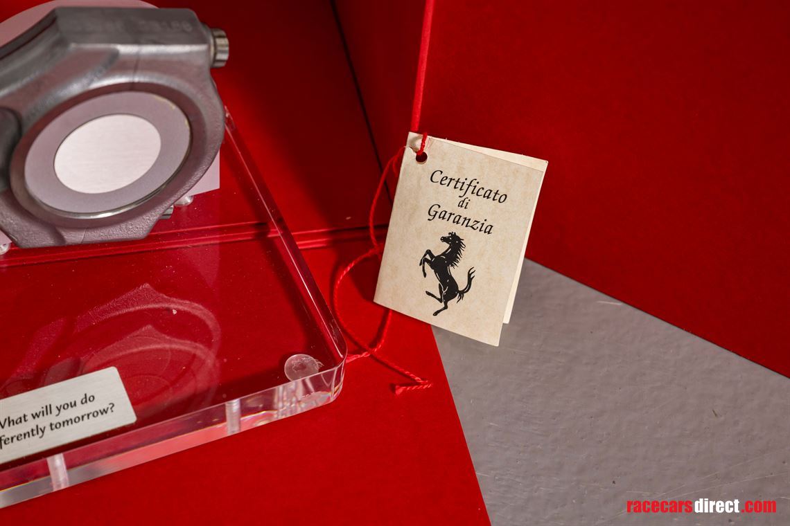 ferrari-con-rod-display