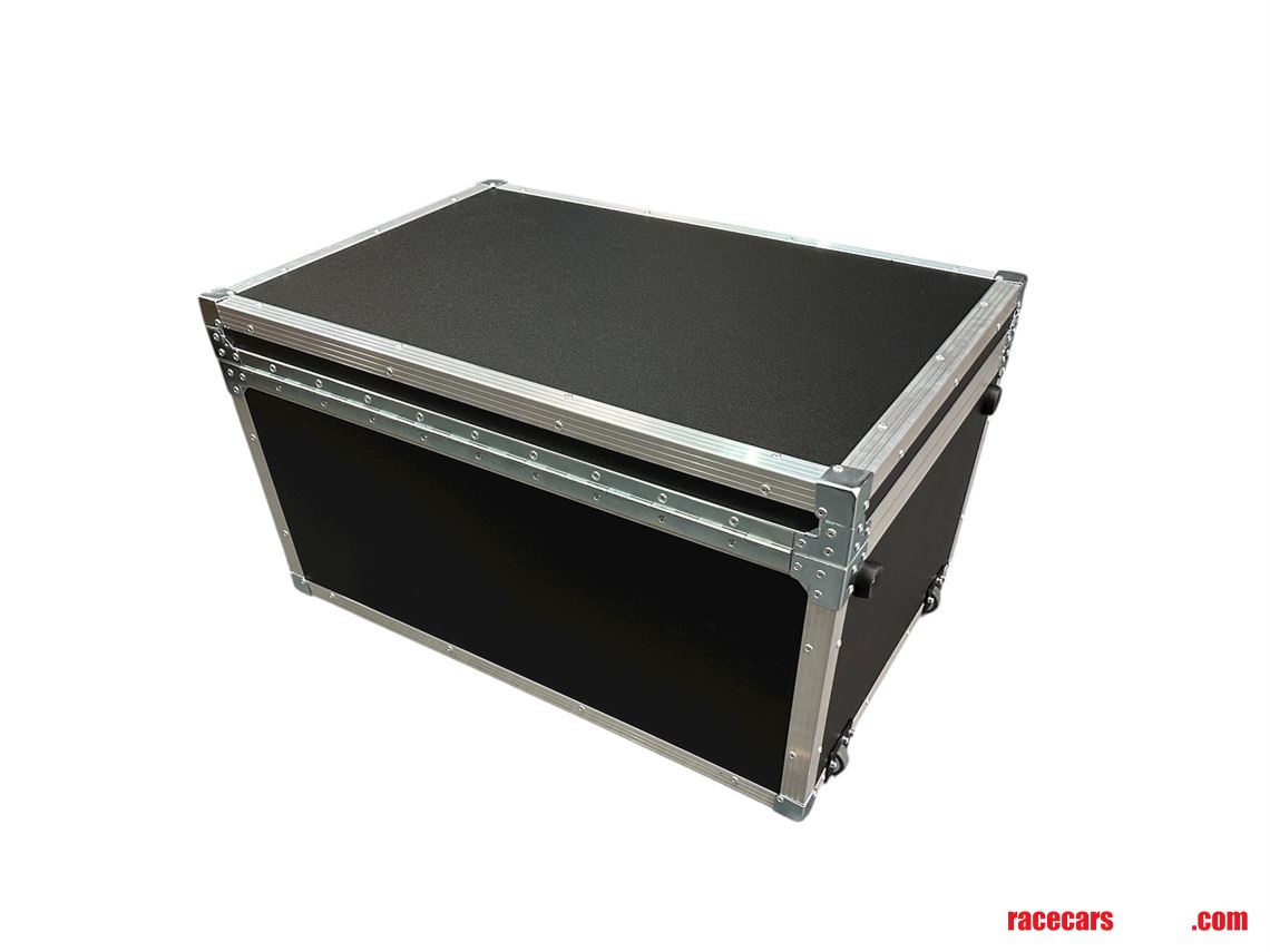lightweight-suitcase-flight-case